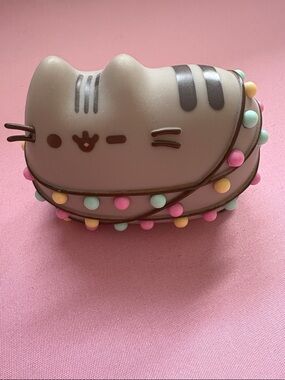 Pusheen Box Winter 2017 Vinyl Figure